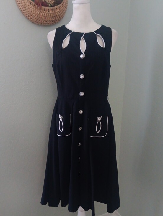 Voodoo Vixen Dresses & Skirts - Voodoo Vixen Black Sleeveless Midi Dress with White Trim